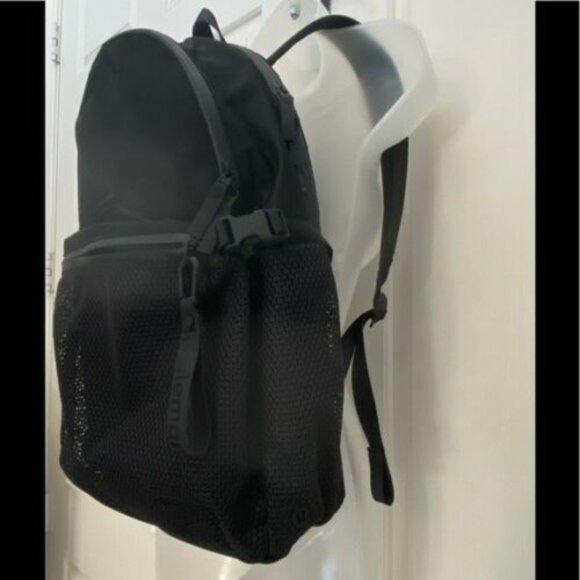 NEW wTag-LULULEMON Black All Hours Backpack - Picture 3 of 3